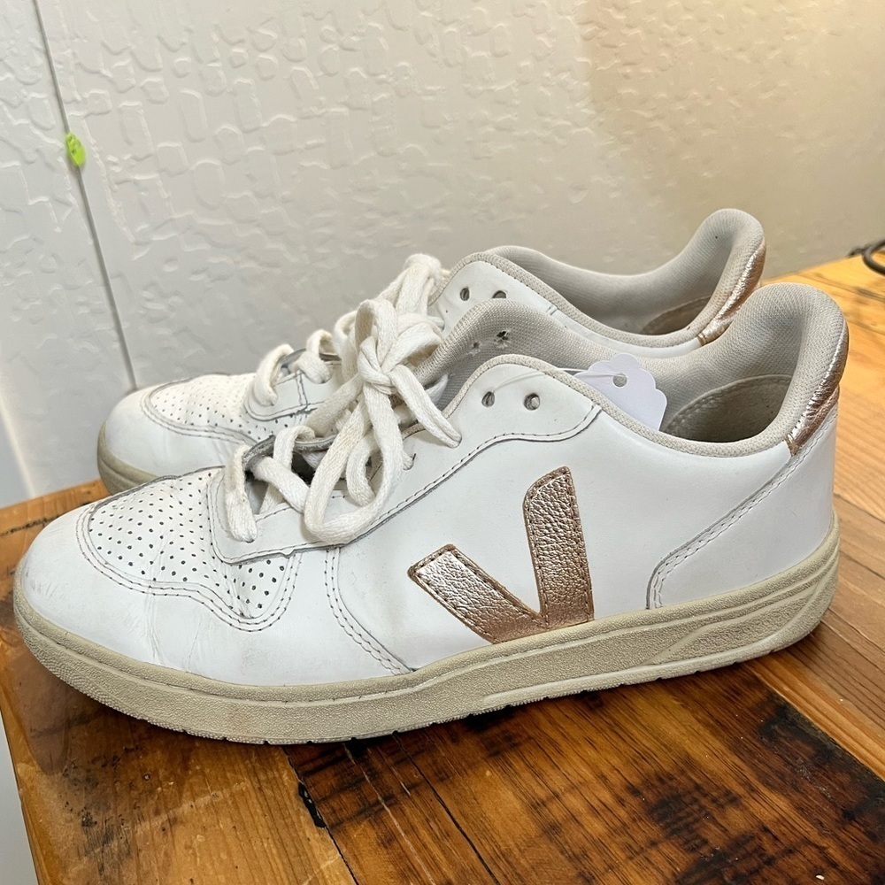 Veja Bicolor Metallic Low-Top Sneakers (8) - Picture 1 of 6